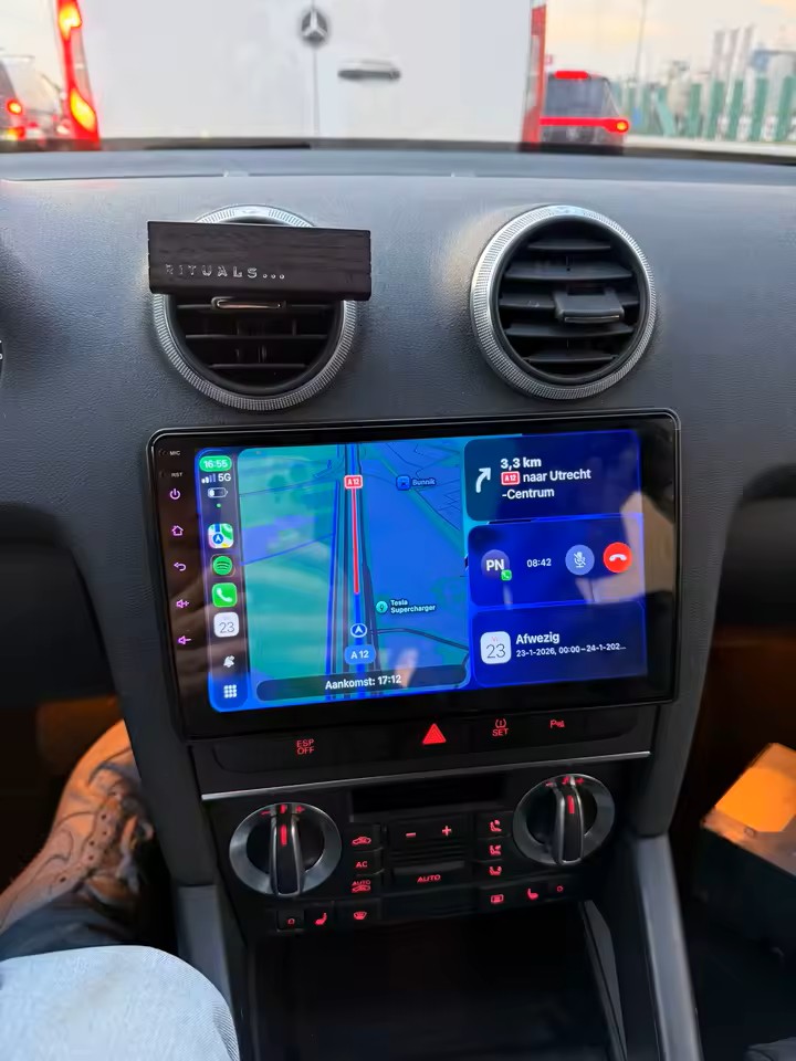 Écran installé dans Audi A3 8P