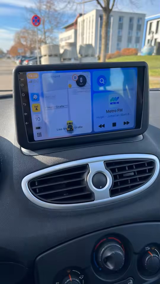 Écran installé dans Renault Clio 3